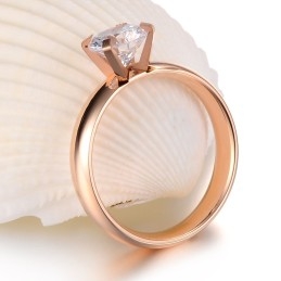 Γυναικείο Δαχτυλίδι Τιτανίου Μεγάλης Ποικιλίας Με Στρας