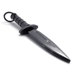 Μαύρο Μενταγιόν Από Τιτάνιο Dagger